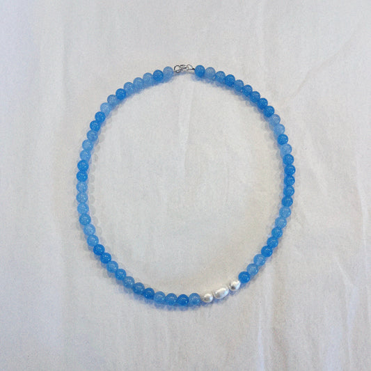 Colourful glass beaded necklace - Soft Blue