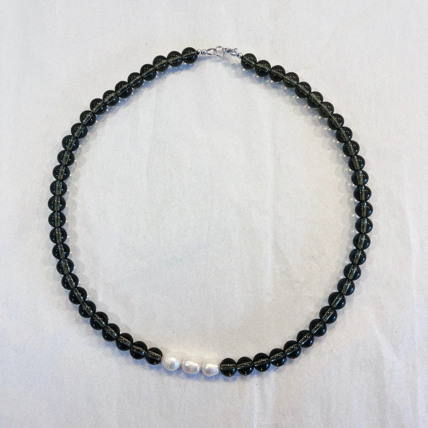 Colourful glass beaded necklace - Clear Grey