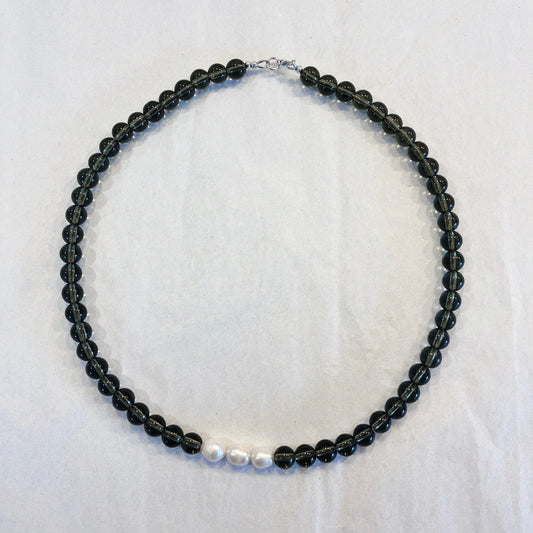 Colourful glass beaded necklace - Clear Grey