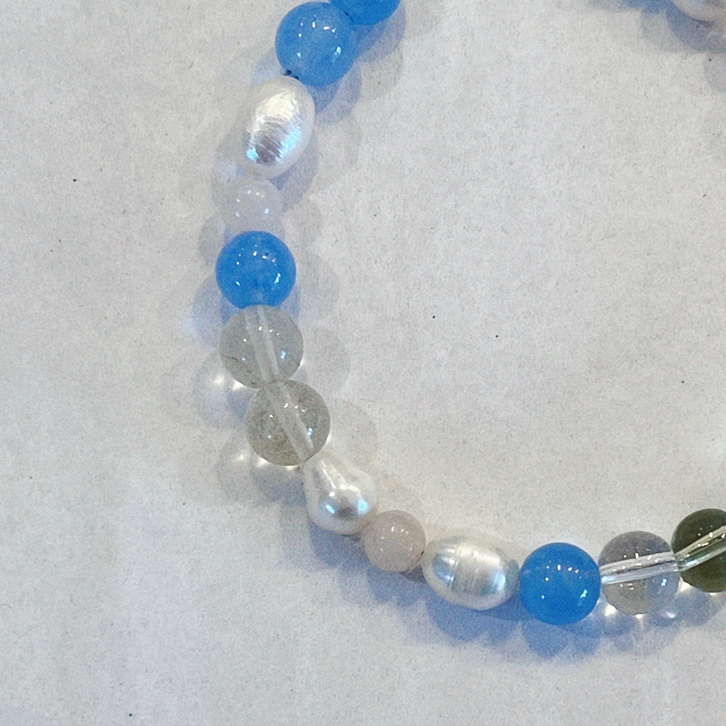 Colourful glass beaded bracelet - Soft Blue Pearl